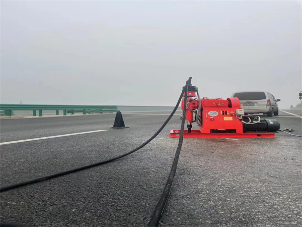 疏勒马路路基路面开裂下沉注浆加固灌浆